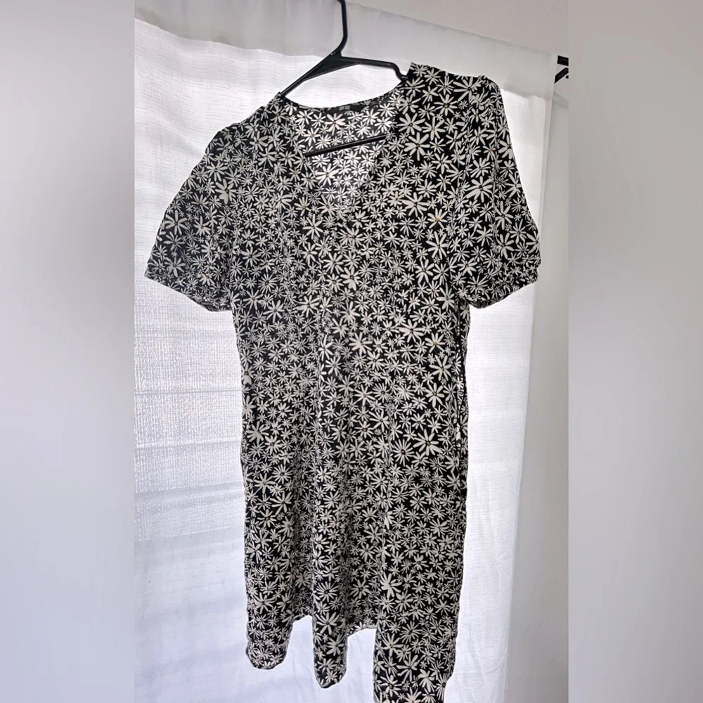 Dress - Picture 1 of 2
